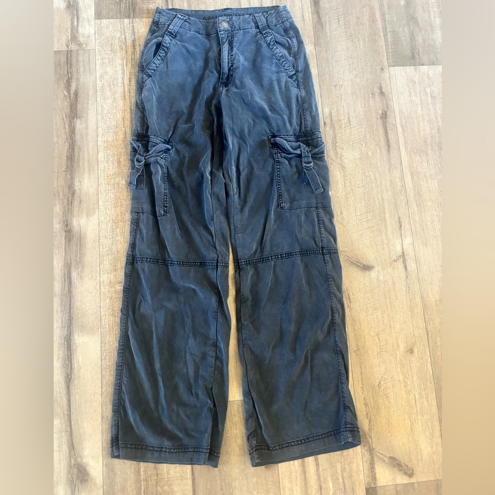 American Eagle Women’s Cargo Jeans- Black- 000
